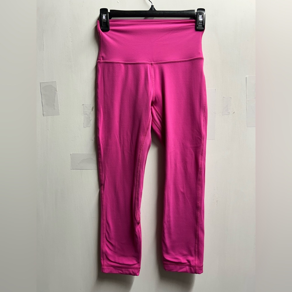 Lululemon Align  high -rise crop 19 double 
Lined nulu size 4